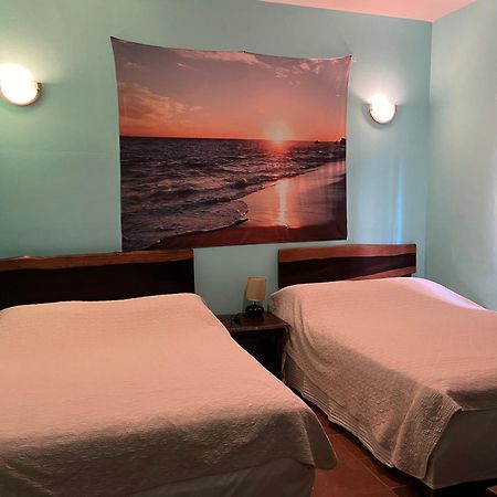 Easy Inn Hotel 벨리즈 시티 외부 사진